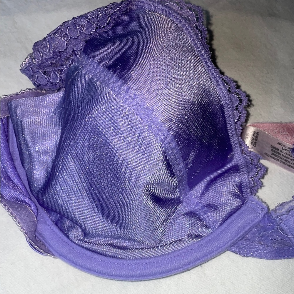Victoria's Secret Purple Lace Bra with Underwire and Adjustable Straps - Picture 5 of 7